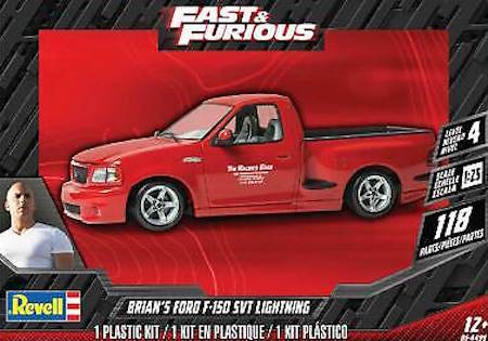 Revell 85-4499  Ford SVT Lightning Model Kit 1:25 Scale